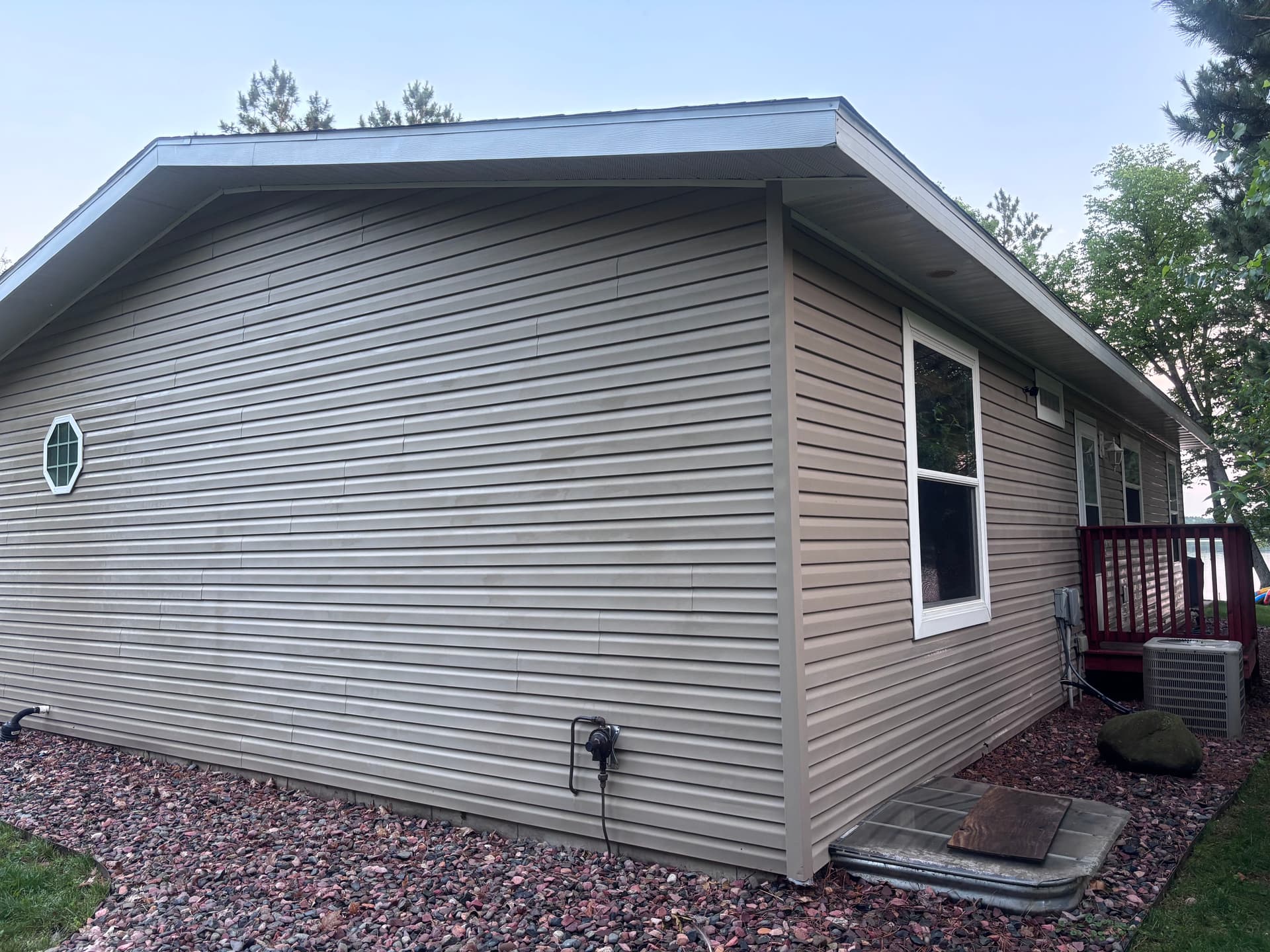 Full House Wash and Gutter Cleaning on a Lakefront Home