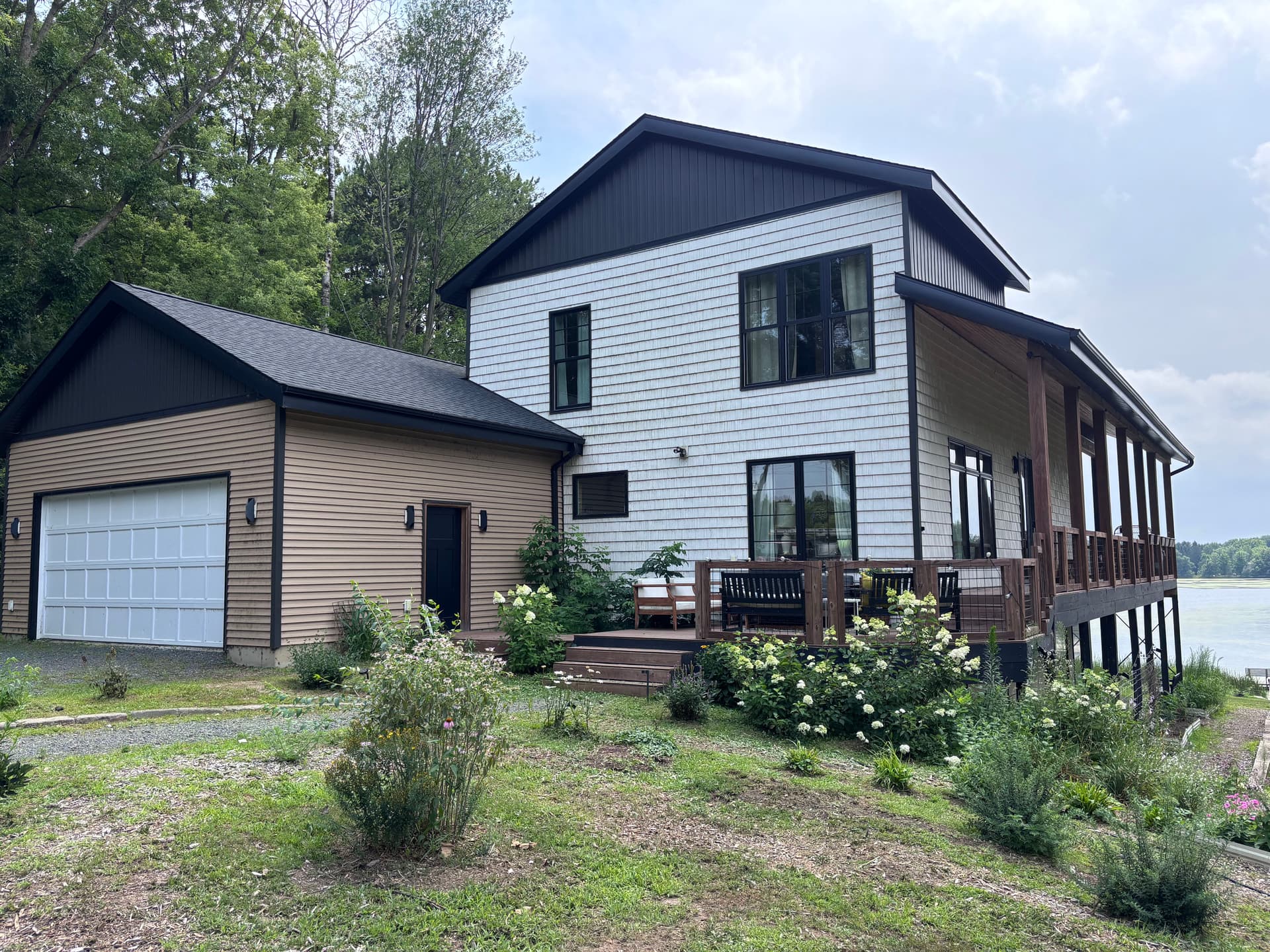 House Wash and Window Cleaning at a Lakeside Property