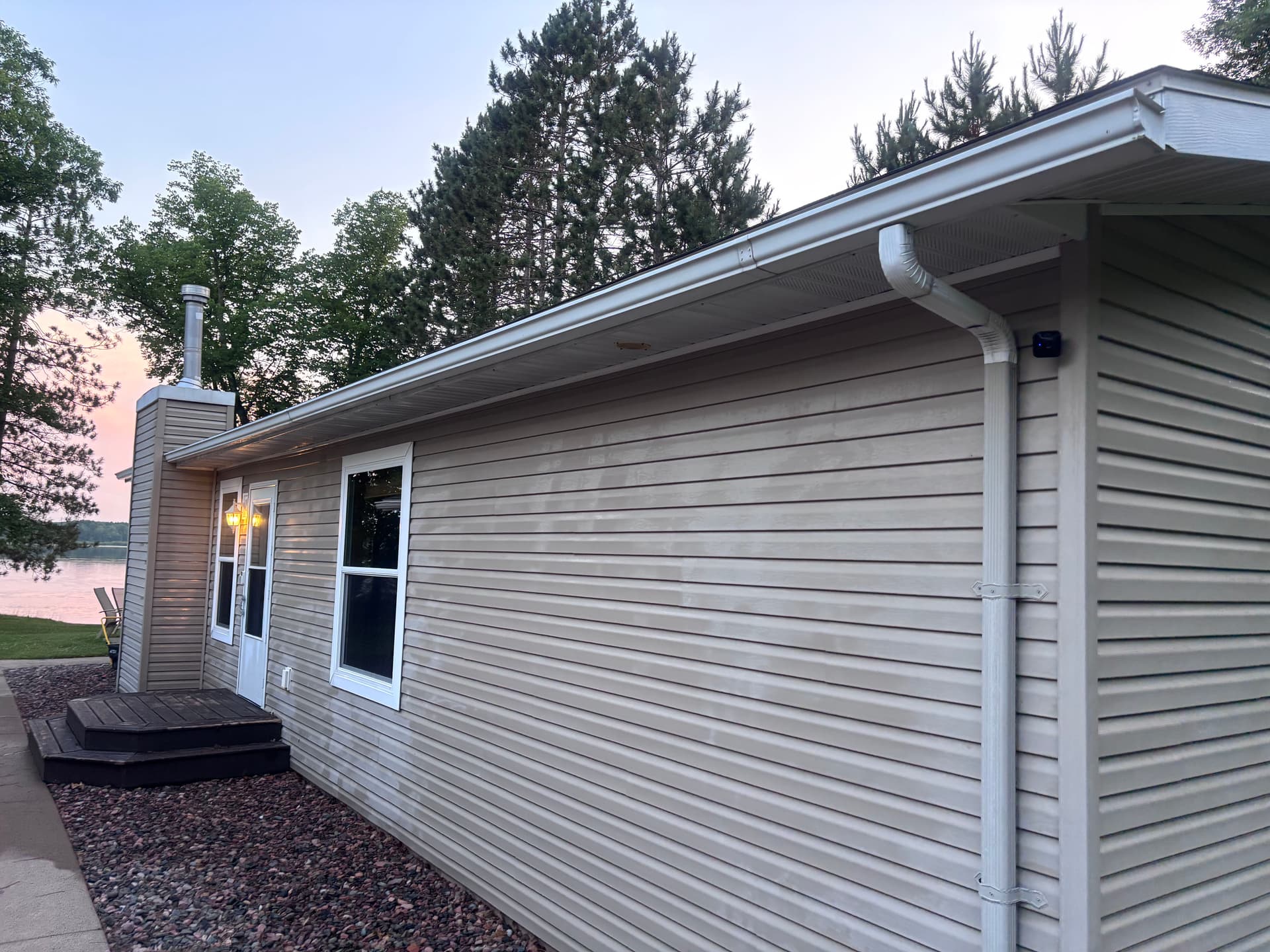Full House Wash and Gutter Cleaning on a Lakefront Home