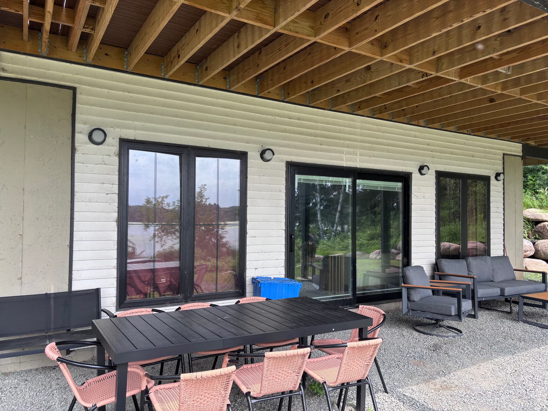 House Wash and Window Cleaning at a Lakeside Property